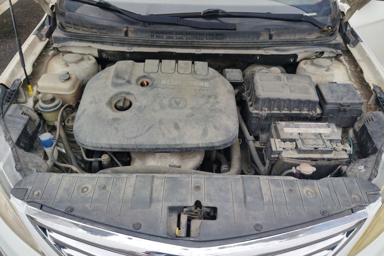 长安 逸动 2015款 1.6L 自动豪华型机舱底盘24