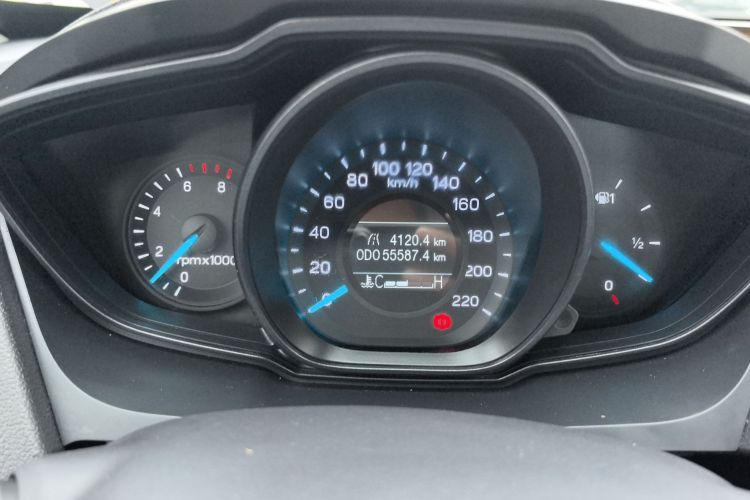 福特 福睿斯 2019款 改款 1.5L 手动质享型（胎压监测） 国VI局部细节14