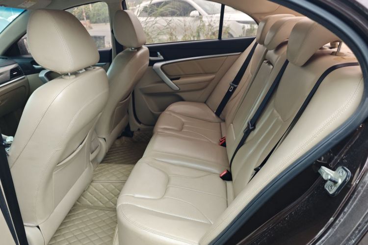 吉利汽车 帝豪 2017款 三厢百万款 1.5L CVT豪华型中控内饰7004