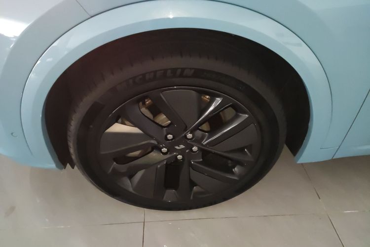 理想汽车 理想L7 2024款 Ultra车身外观35