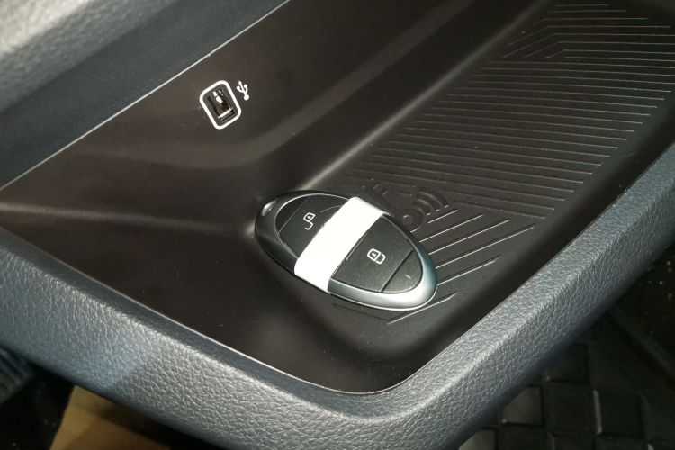 奔腾NAT 2022款 悦享出行 换电版 100kW 401km中控内饰11