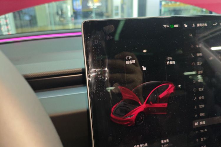 特斯拉 Model 3 2025款 高性能全轮驱动版局部细节18