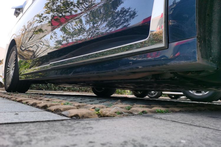 岚图汽车 岚图梦想家 2025款 PHEV 四驱旗舰鲲鹏版局部细节9001