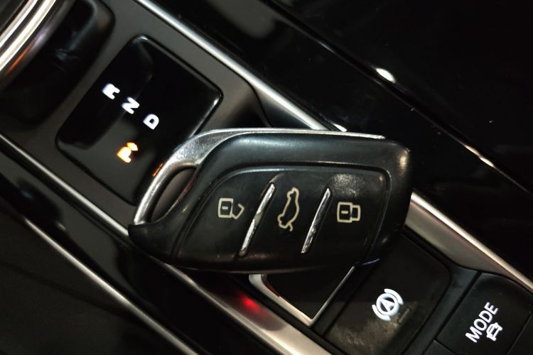 飞凡汽车 飞凡ER6 2020款 620km 智享版中控内饰11