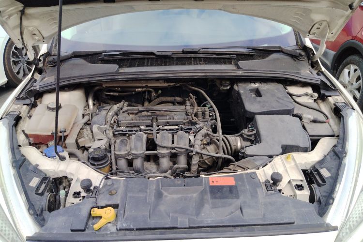 福特 福克斯 2015款 三厢 1.6L 手动舒适型局部细节24