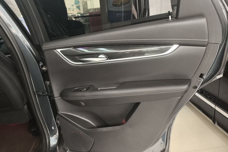 凯迪拉克XT5 2022款 2.0T 四驱豪华型（蜂鸟版）中控内饰45