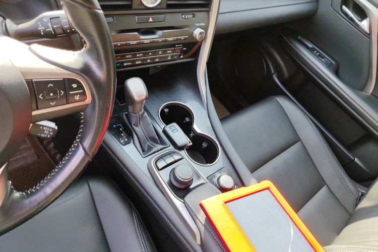 雷克萨斯RX 2016款 300 两驱精英版 国V局部细节18