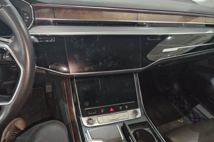 奥迪A8 2021款 A8L 55 TFSI quattro 豪华型中控内饰16