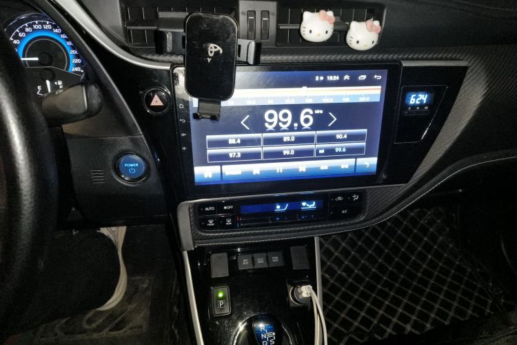 丰田 雷凌 2017款 改款双擎 1.8H GS E-CVT精英天窗版 国V中控内饰16