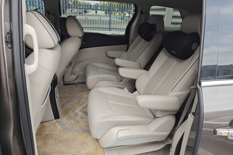 别克GL8 2021款 陆上公务舱 652T 豪华型中控内饰7004