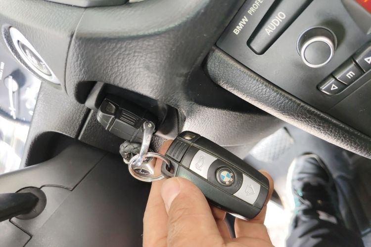 宝马X1 2014款 sDrive18i 时尚型中控内饰11