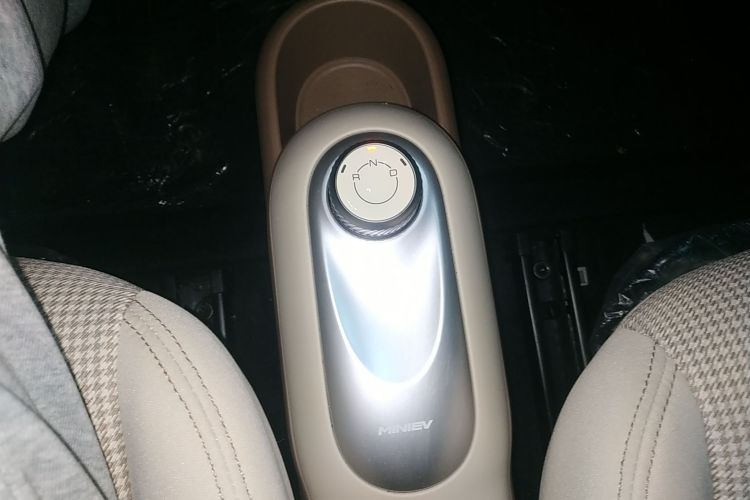 五菱汽车 宏光MINIEV 2025款 四门版 进阶款中控内饰18