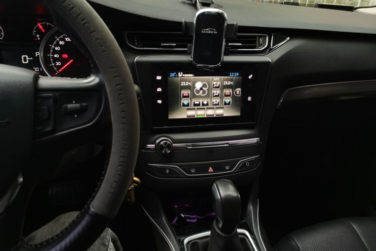 标致408 2016款 1.6T 自动豪华版中控内饰16