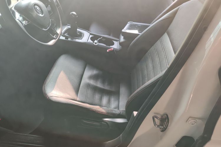 大众 凌渡 2017款 230TSI 手动风尚版局部细节19