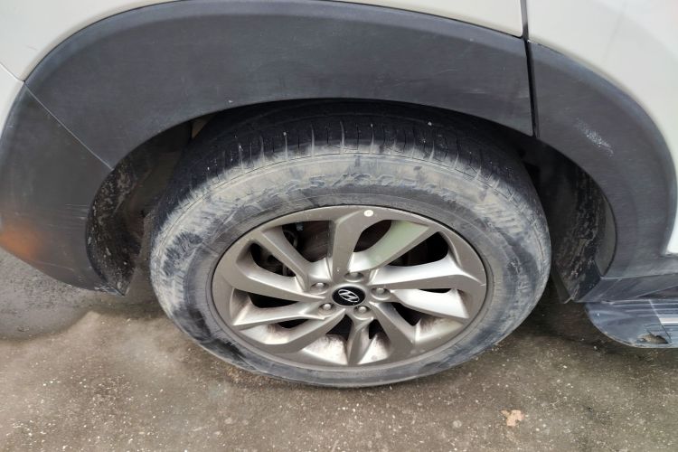 现代 途胜 2018款 1.6T 双离合两驱15周年特别版车身外观56