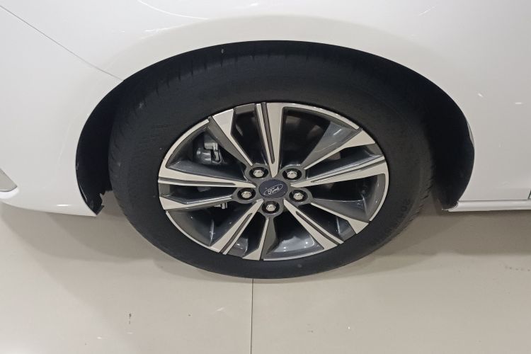 福特 福睿斯 2021款 1.5L 自动钻石版车身外观35