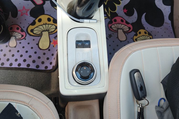 吉利银河 2023款 熊猫mini 200km 耐力熊局部细节18