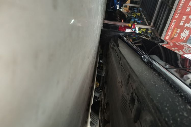 奔驰C级 2022款 C 260 L局部细节9001