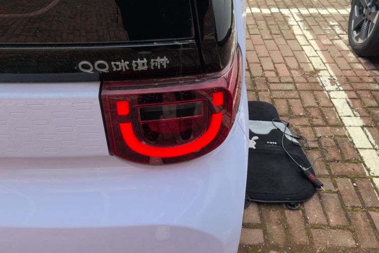 奇瑞 QQ冰淇淋 2022款 120km 甜筒 磷酸铁锂车身外观9