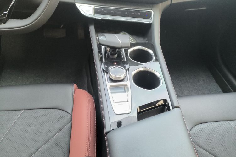 长安 逸动 2024款 PLUS 蓝鲸NE 1.4T GDI DCT高能版中控内饰18