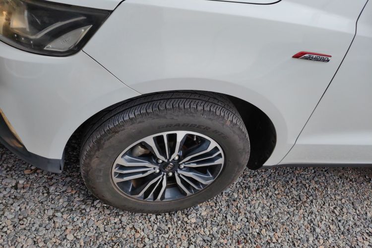 吉利汽车 远景X6 2016款 1.3T CVT豪华型车身外观6007