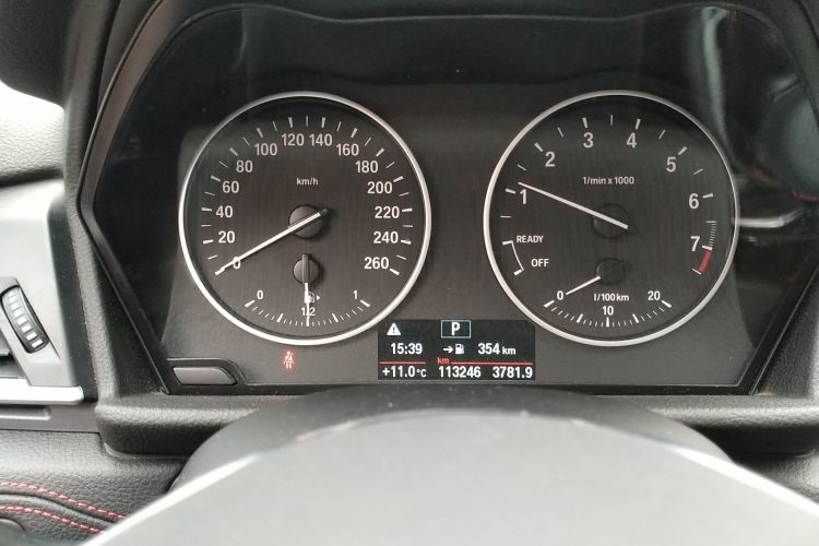 宝马2系多功能旅行车 2015款 218i 运动设计套装中控内饰14