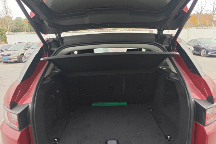 路虎 揽胜极光(进口) 2014款 2.0T 5门耀动版机舱底盘23