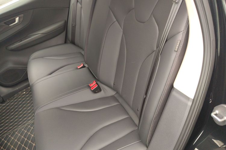 红旗E-QM5 2022款 431km 充电乐享版中控内饰21