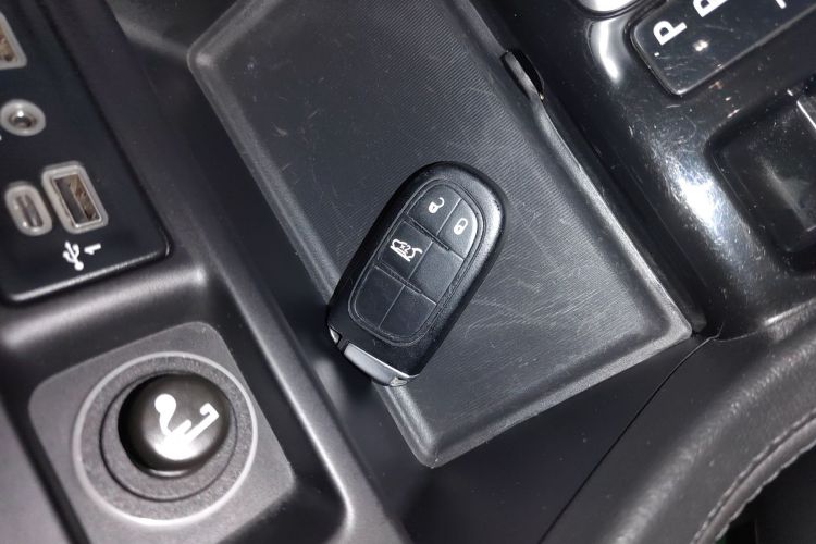 Jeep 大指挥官 2018款 2.0T 两驱进享版 国V中控内饰7001