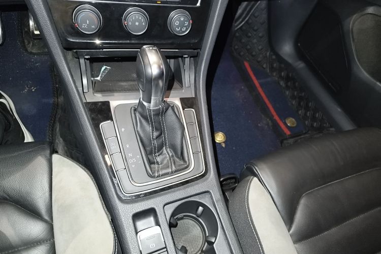 大众 高尔夫 2016款 1.4TSI 自动R-Line局部细节18