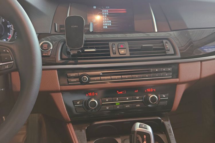 宝马5系 2017款 525Li 领先型中控内饰16