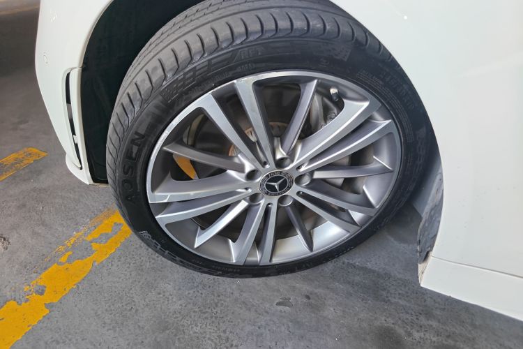 奔驰CLS 2020款 CLS 300 动感型车身外观35