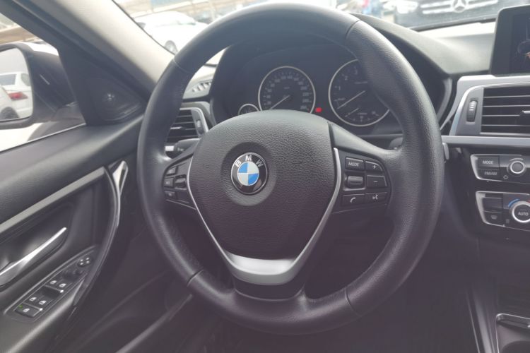 宝马3系 2016款 320Li 进取型中控内饰13