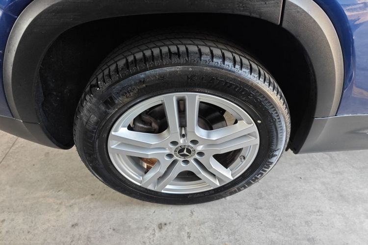 奔驰GLB 2022款 改款二 GLB 200 时尚型车身外观56