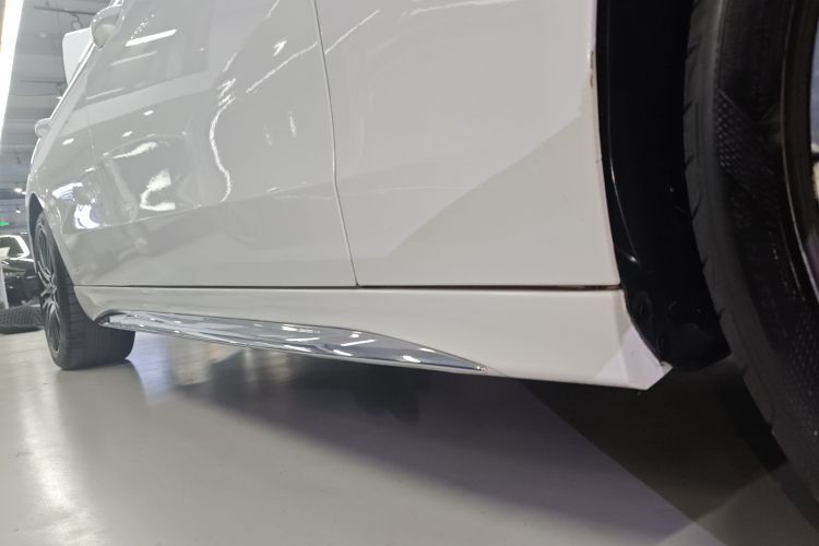 奔驰C级 2022款 改款 C 260 L 运动版局部细节9001