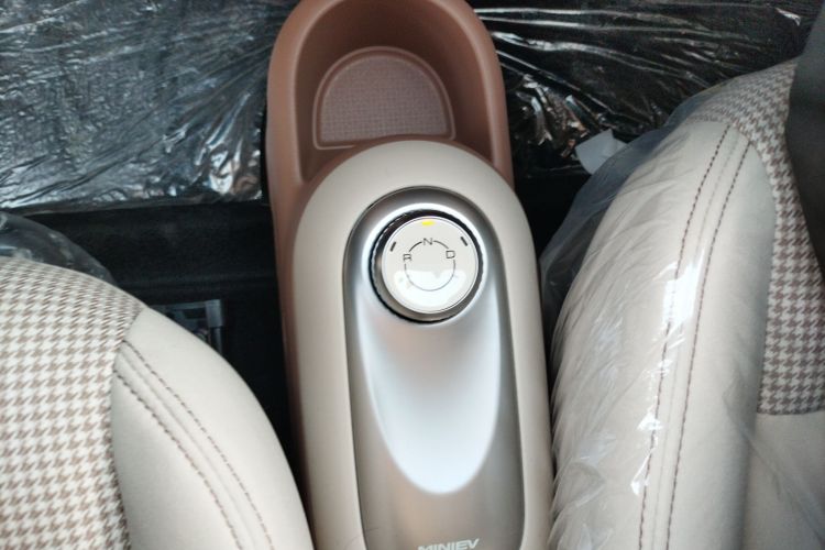 五菱汽车 宏光MINIEV 2025款 四门版 进阶款中控内饰18