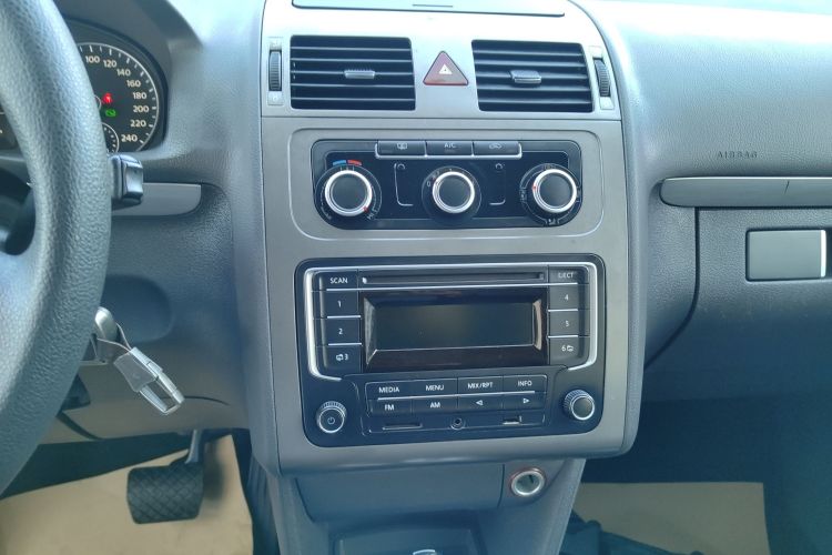 大众 途安 2013款 1.4T DSG舒适版5座中控内饰16