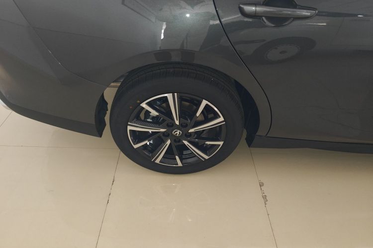 长安 逸动 2025款 蓝鲸 1.5T 500Bar旗舰型车身外观6008