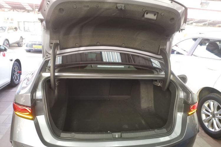 比亚迪 秦PLUS 2025款 DM-i 智驾版 55KM领先型机舱底盘23