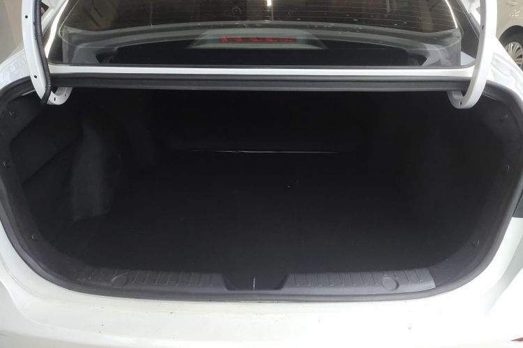 长安 逸动 2019款 蓝鲸版 280T GDI DCT极速型局部细节23