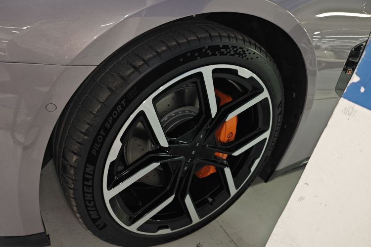 小鹏P7 2025款 750 四驱高性能 Ultra车身外观6007