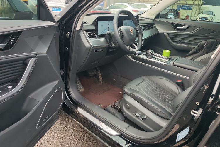 红旗HS5 2023款 2.0T 四驱旗享Pro版中控内饰20