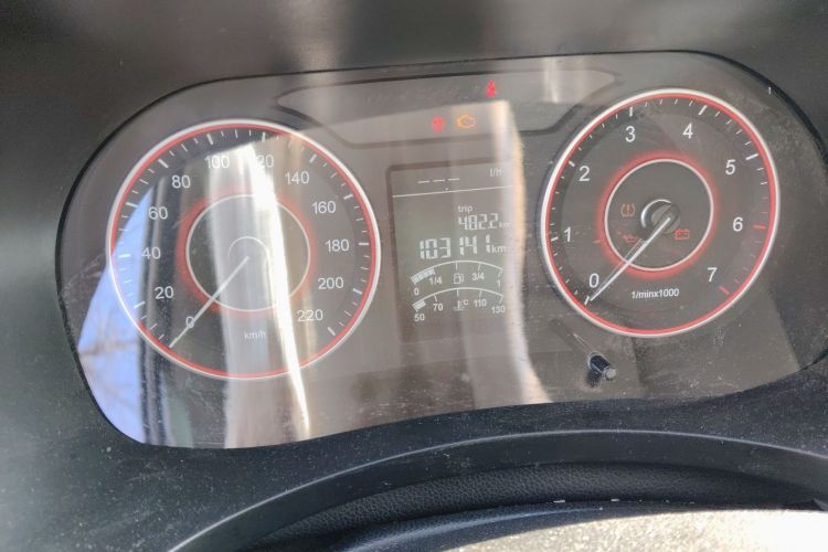 金杯海狮王 2021款 2.0L城运王系列畅运型高顶6座1TZS中控内饰15