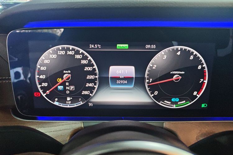 奔驰E级 2020款 改款 E 260 L中控内饰14