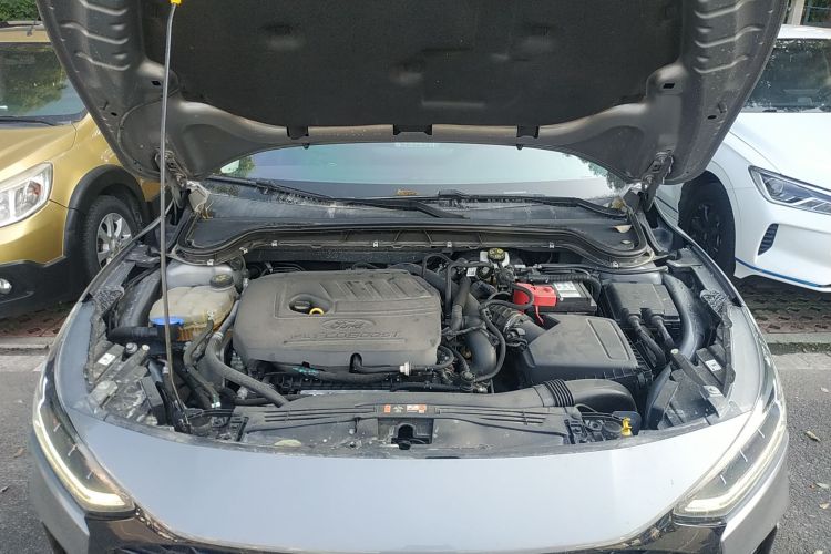 福特 福克斯 2022款 两厢 EcoBoost 180 自动竞速版局部细节24