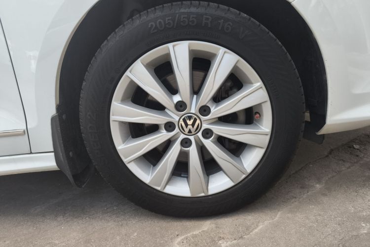 大众 速腾 2015款 230TSI 手动舒适型车身外观10