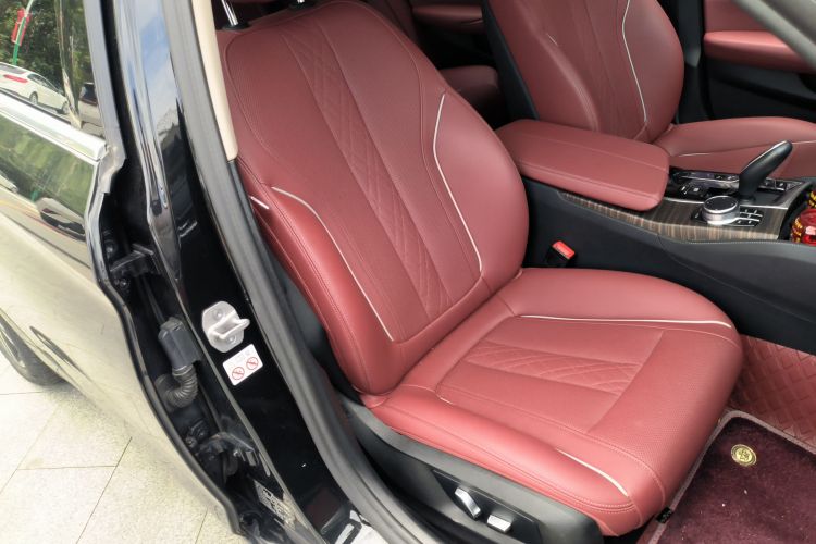 宝马5系新能源 2022款 改款 535Le 豪华套装中控内饰41