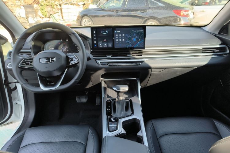 吉利汽车 帝豪 2023款 第4代冠军版 1.5L CVT尊贵型中控内饰12