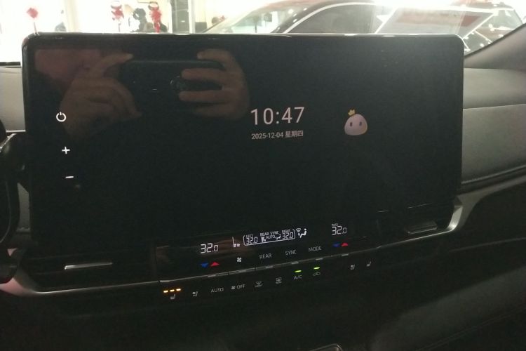 丰田 赛那SIENNA 2024款 2.5L混动 四驱尊贵版中控内饰16