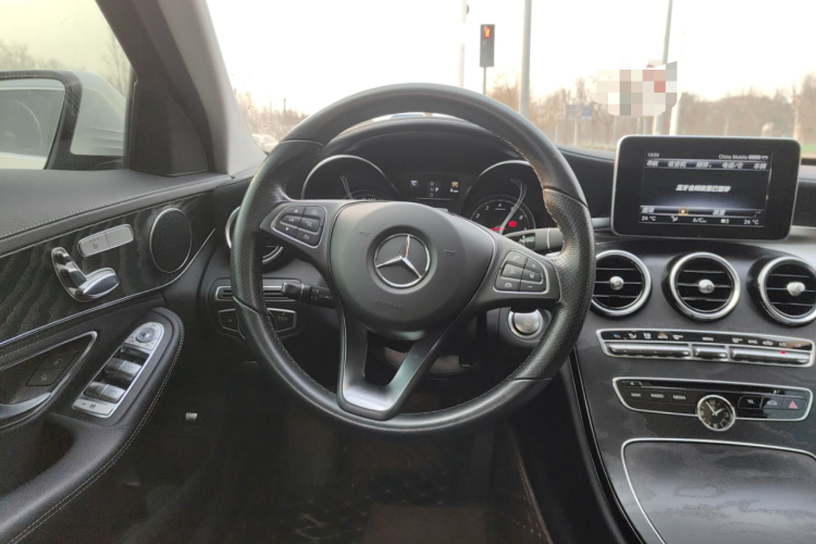 奔驰C级 2017款 改款 C 200 L 运动版局部细节13